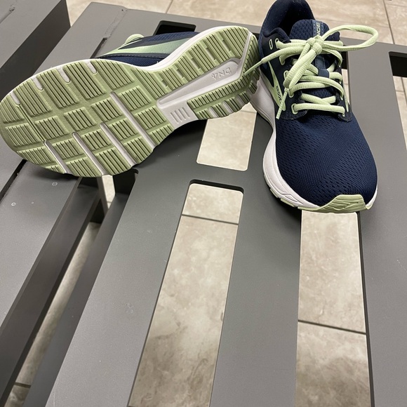 Brooks Range running Shoes - Picture 3 of 4